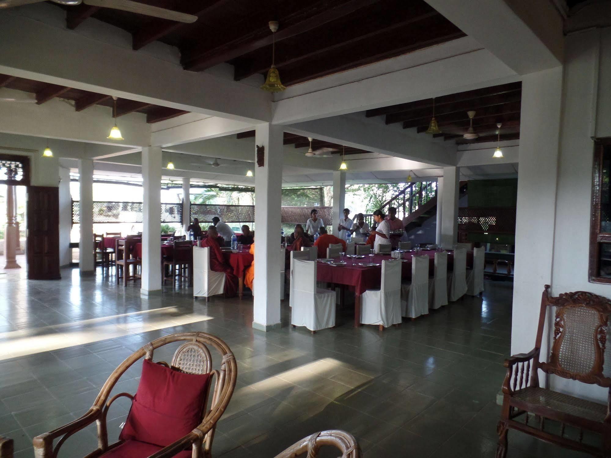 Nilketha Villa Eco Hotel Anuradhapura Exterior photo